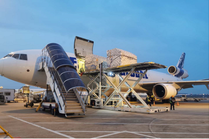 突發(fā)事件！美國(guó)洛杉磯機(jī)場(chǎng)拆板工作人員大規(guī)模感染新冠，CA貨班撤銷(xiāo)，12月物流提單恐有大耽誤